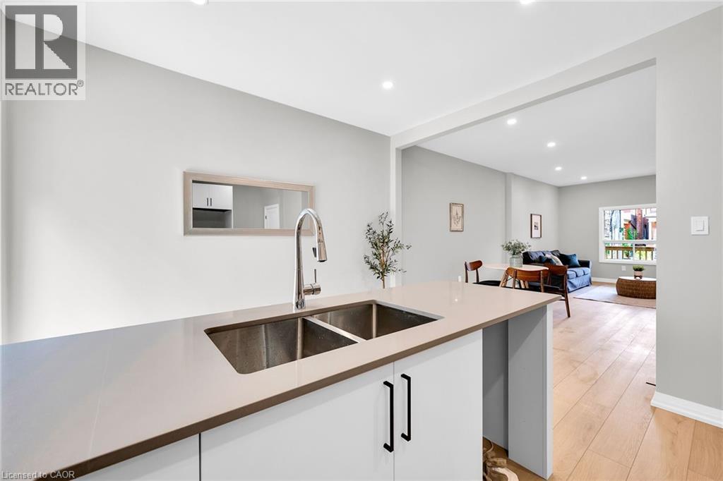 Photo 17 of 517 Hughson Street N, Hamilton ON