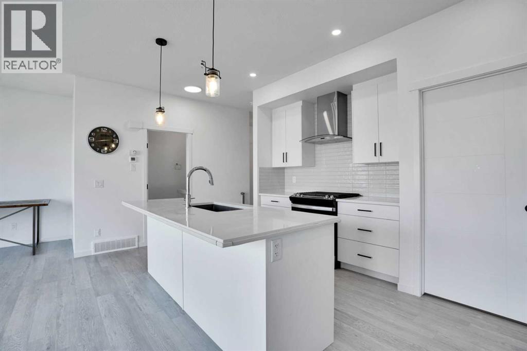 Photo 8 of 38 Magnolia Court Se, Calgary AB