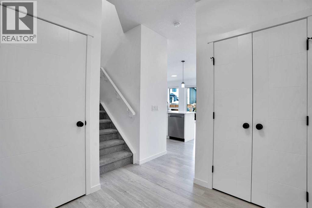 Photo 5 of 38 Magnolia Court Se, Calgary AB
