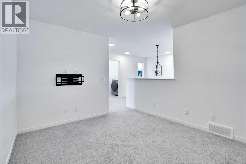 Photo 19 of 38 Magnolia Court Se, Calgary AB