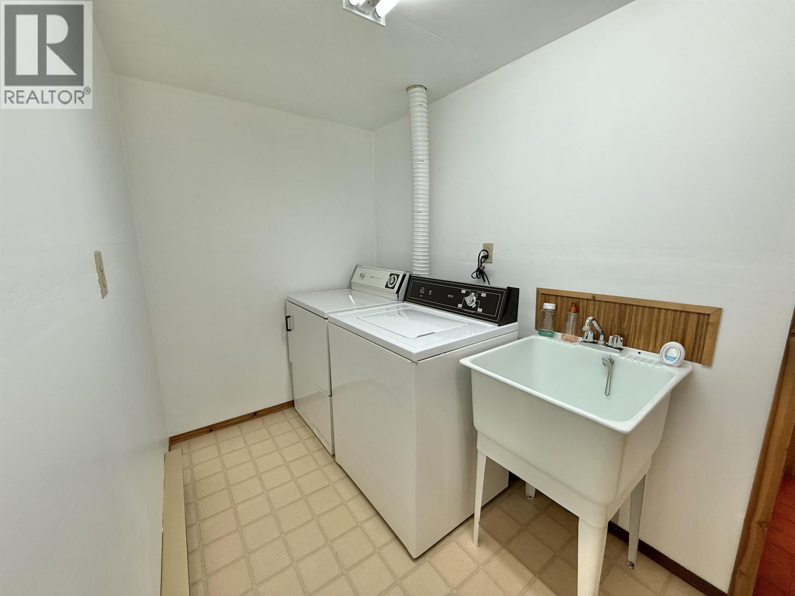 551 EDKINS STREET, Quesnel