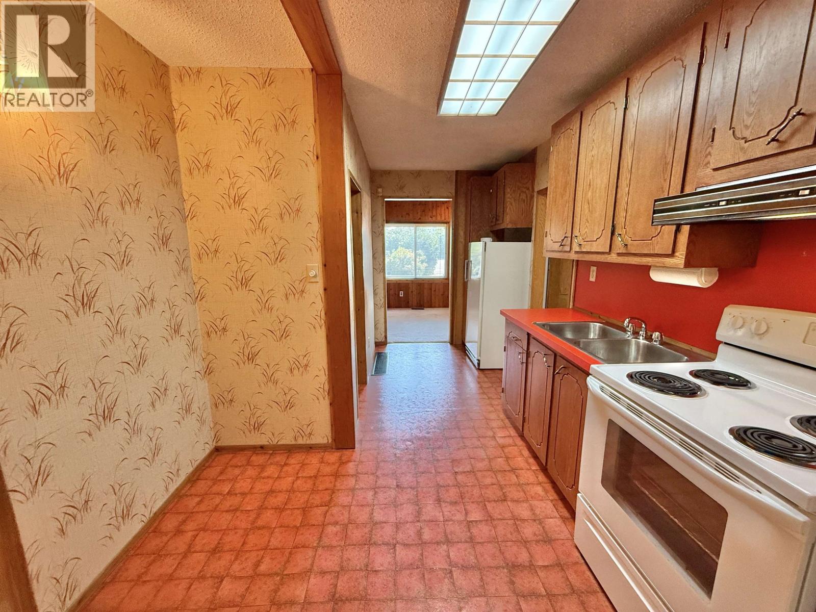 551 EDKINS STREET, Quesnel