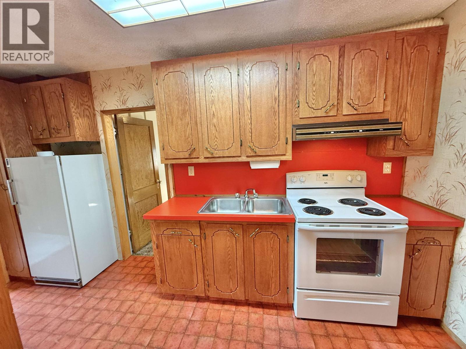 551 EDKINS STREET, Quesnel