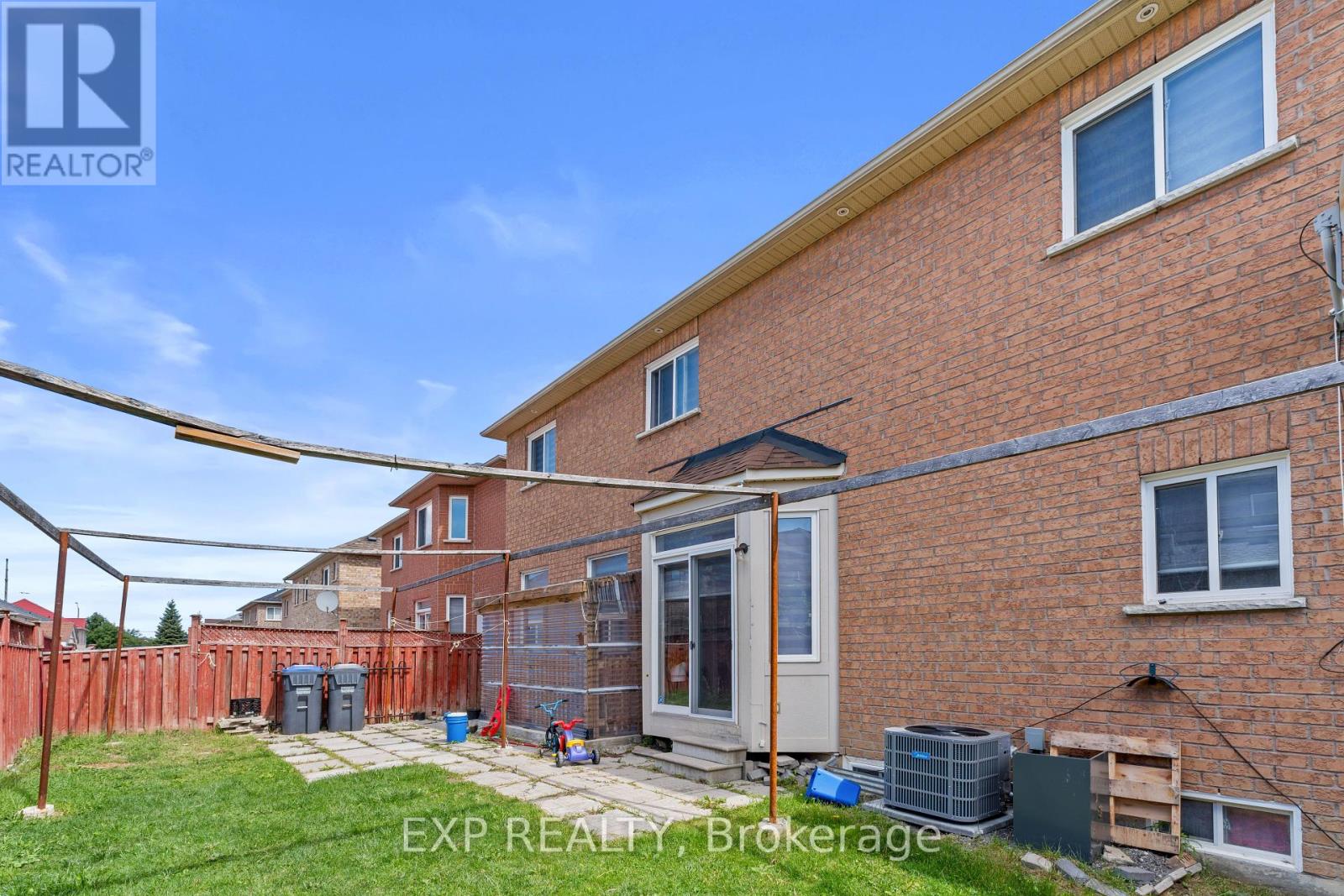 Photo 42 of 50 Northface Crescent, Brampton ON