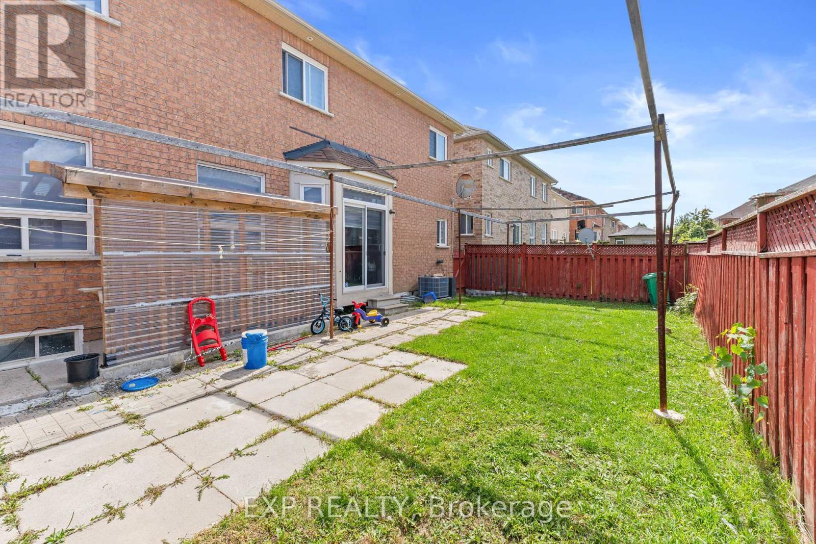 Photo 44 of 50 Northface Crescent, Brampton ON