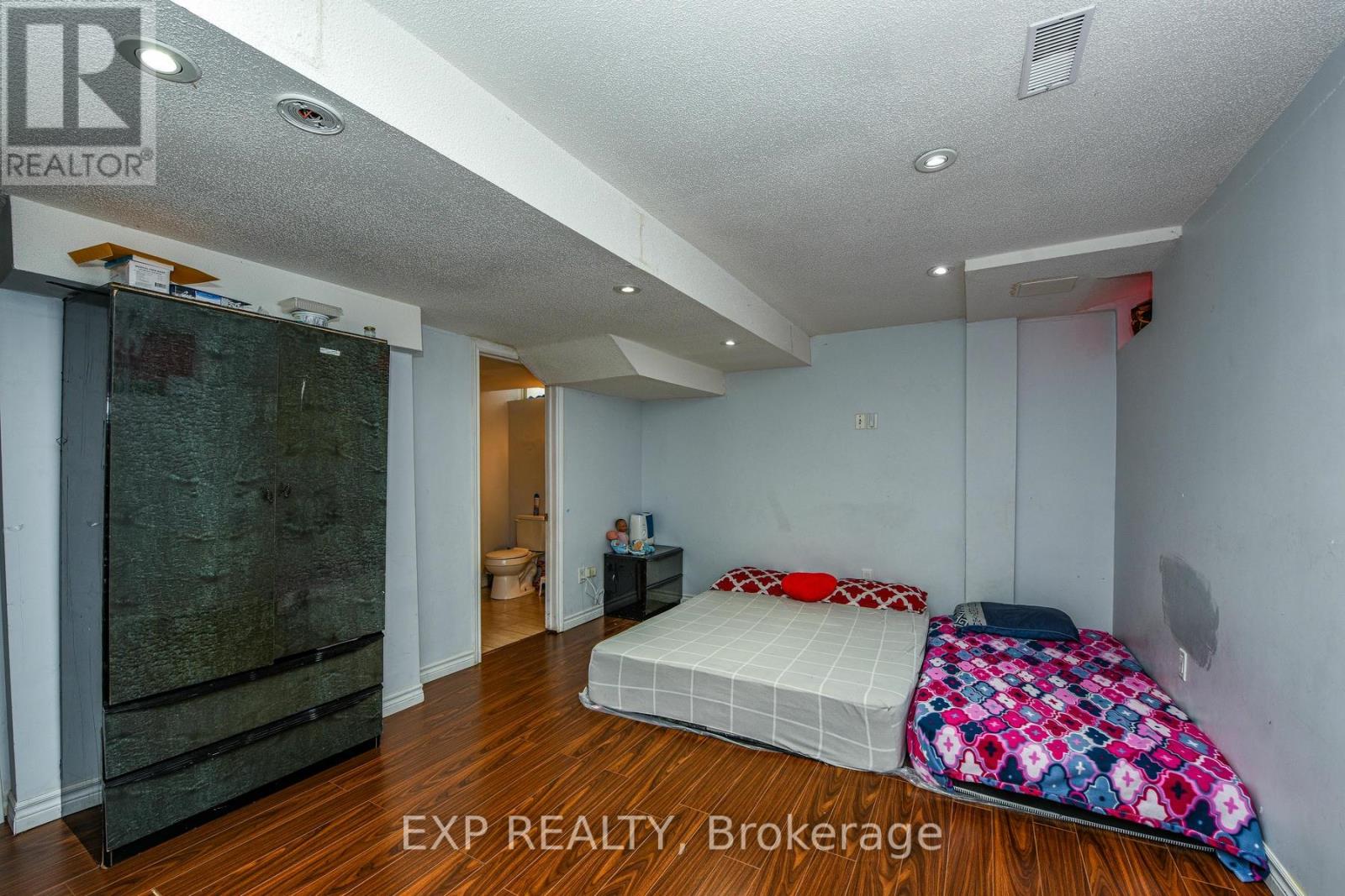 Photo 38 of 50 Northface Crescent, Brampton ON