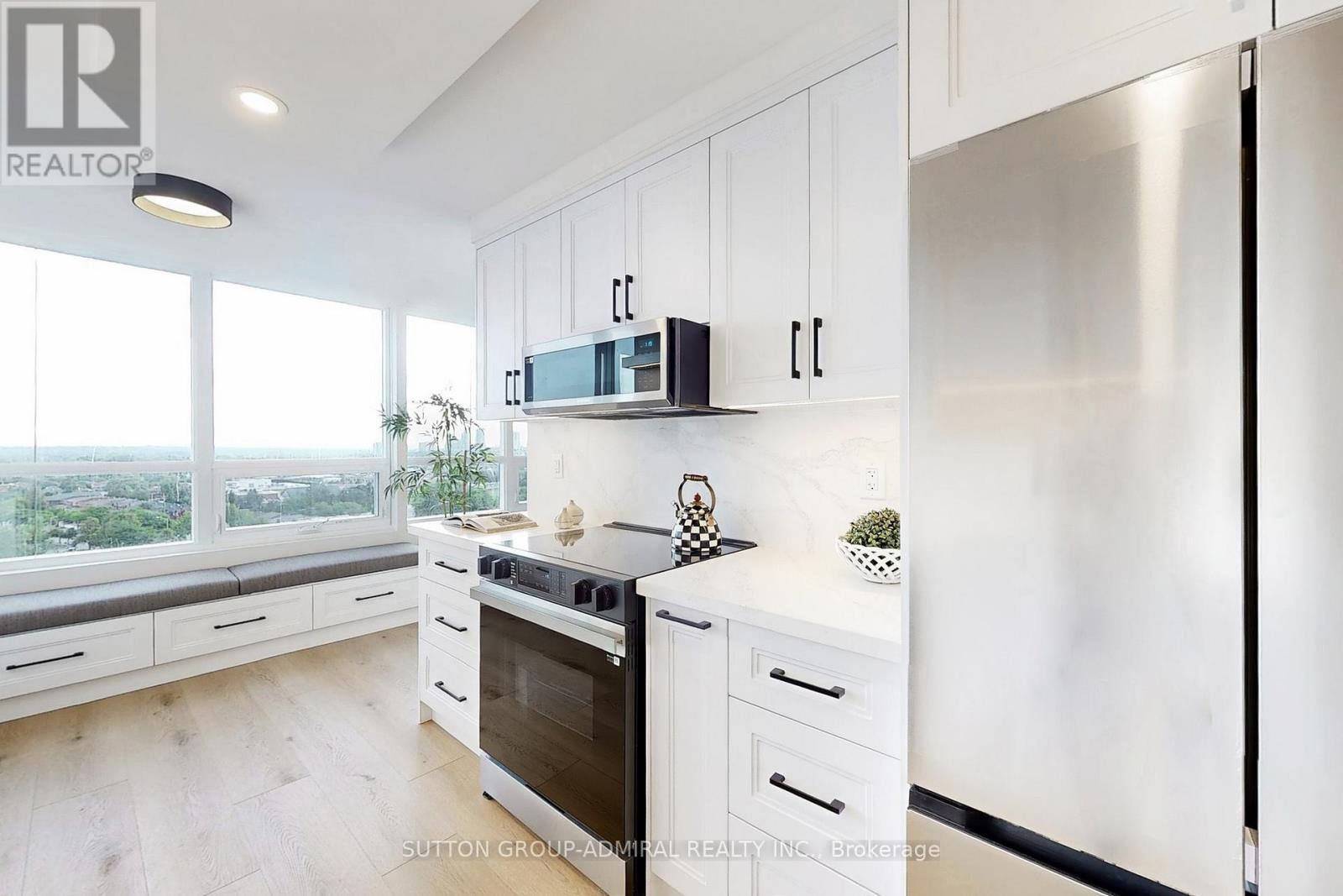 Photo 6 of 901 7601 Bathurst Street, Vaughan ON