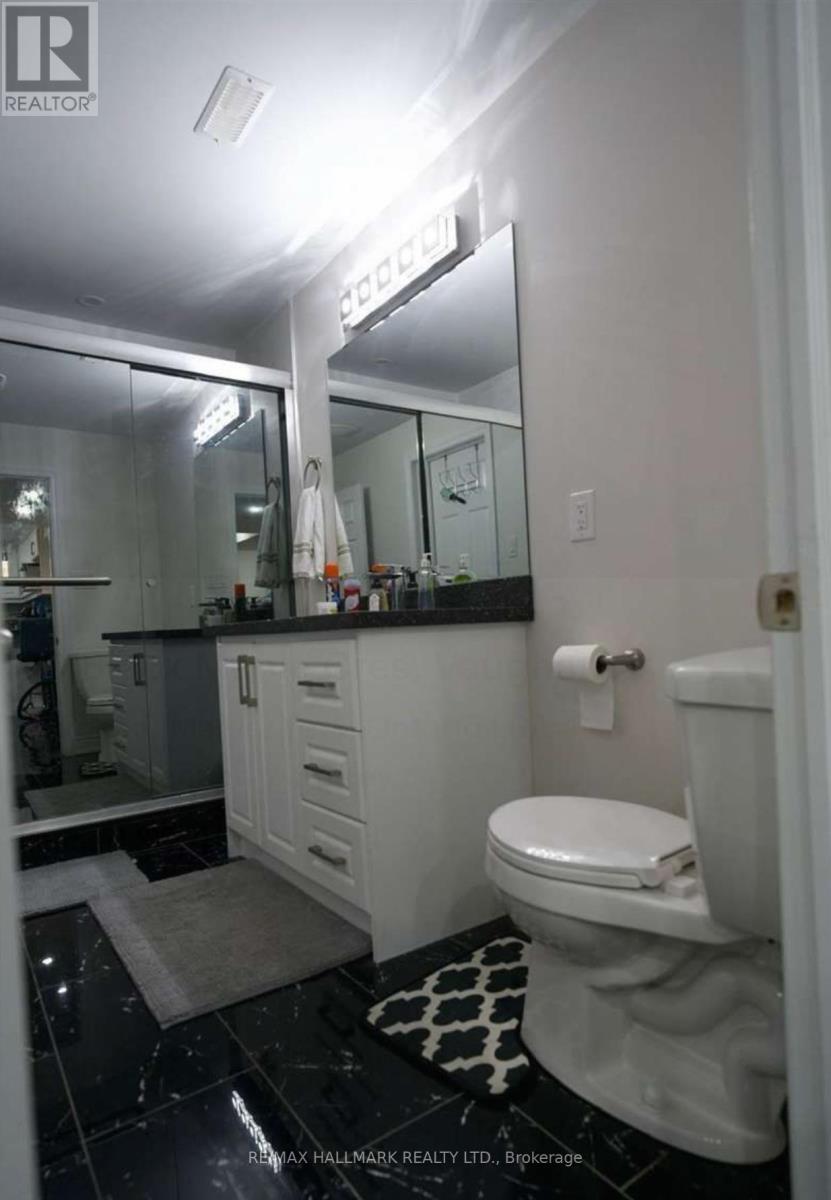 Photo 4 of 90 Black Maple Crescent, Vaughan ON