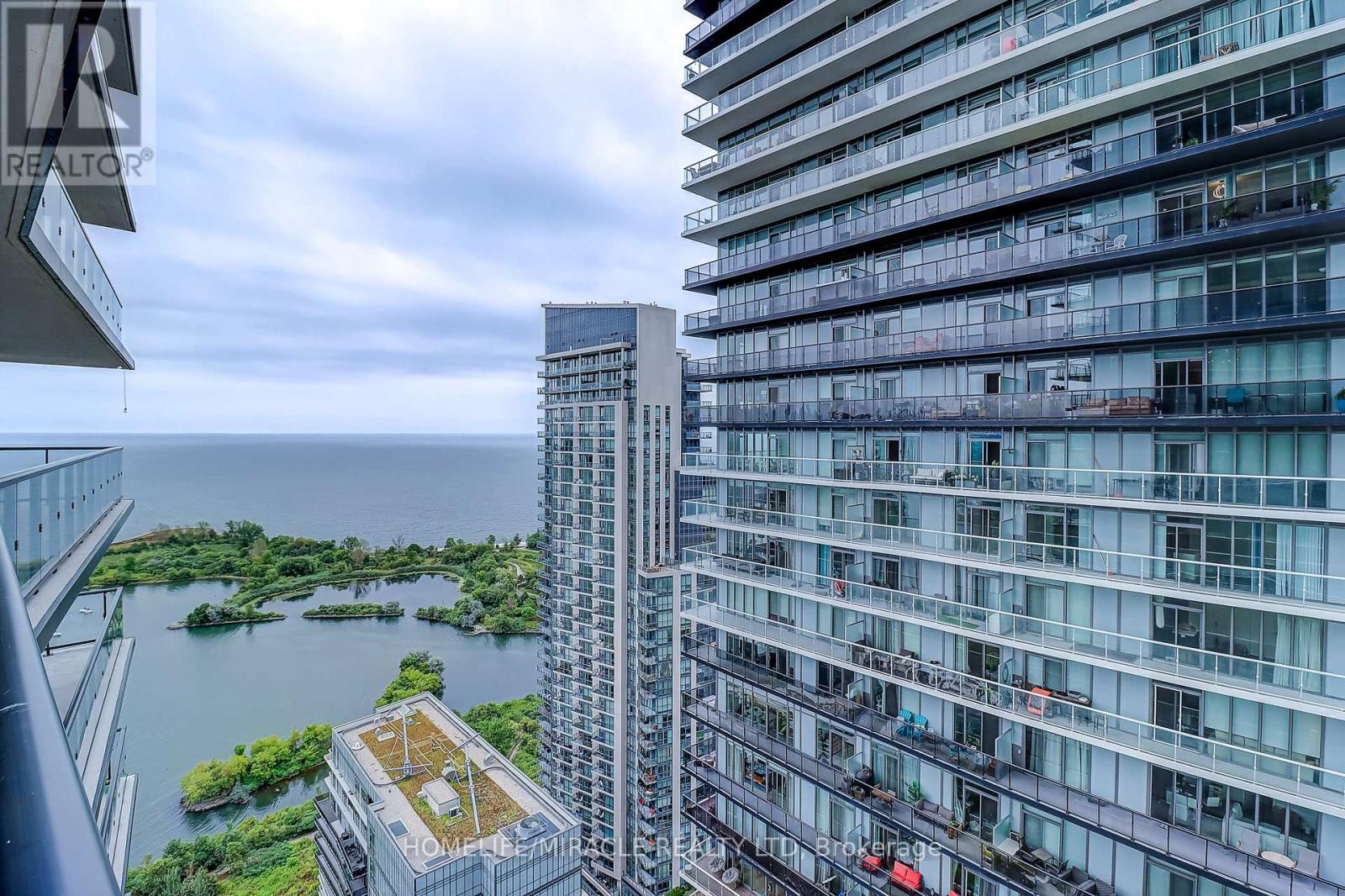 Photo 2 of 3506 38 Annie Craig Drive, Toronto ON