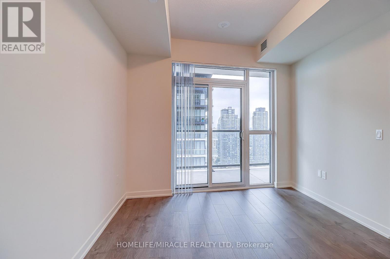 Photo 5 of 3506 38 Annie Craig Drive, Toronto ON