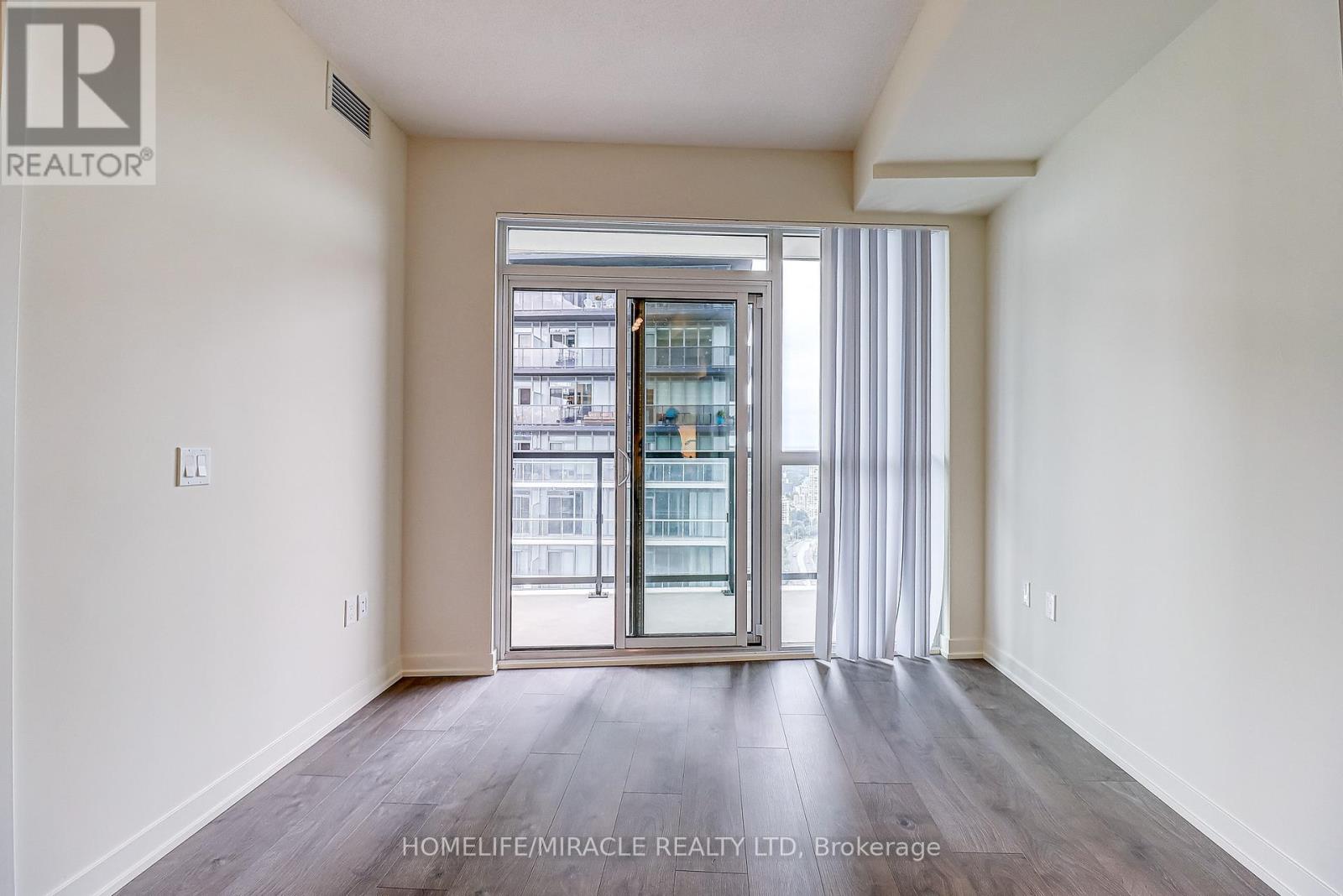 Photo 6 of 3506 38 Annie Craig Drive, Toronto ON