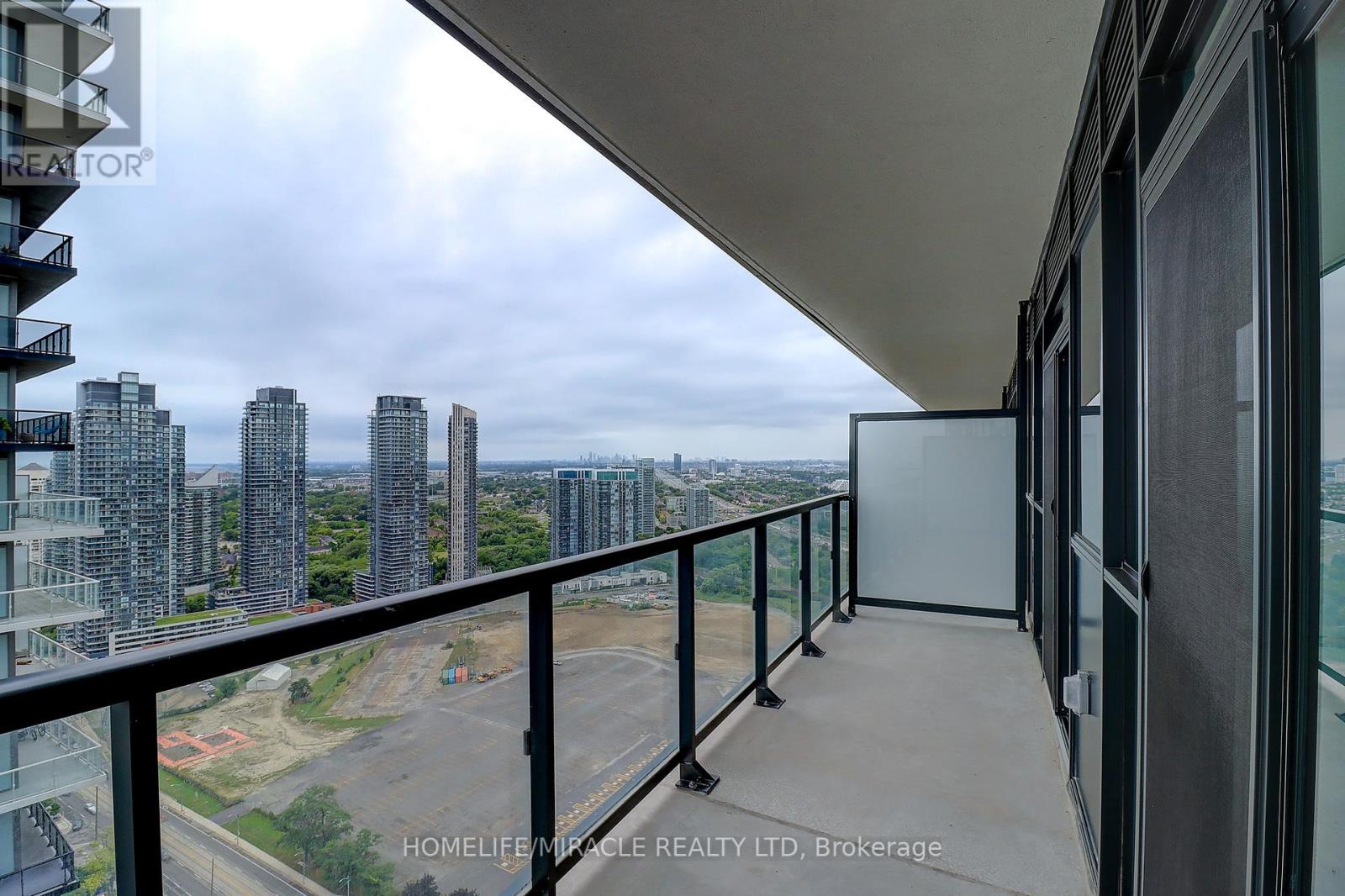Photo 7 of 3506 38 Annie Craig Drive, Toronto ON