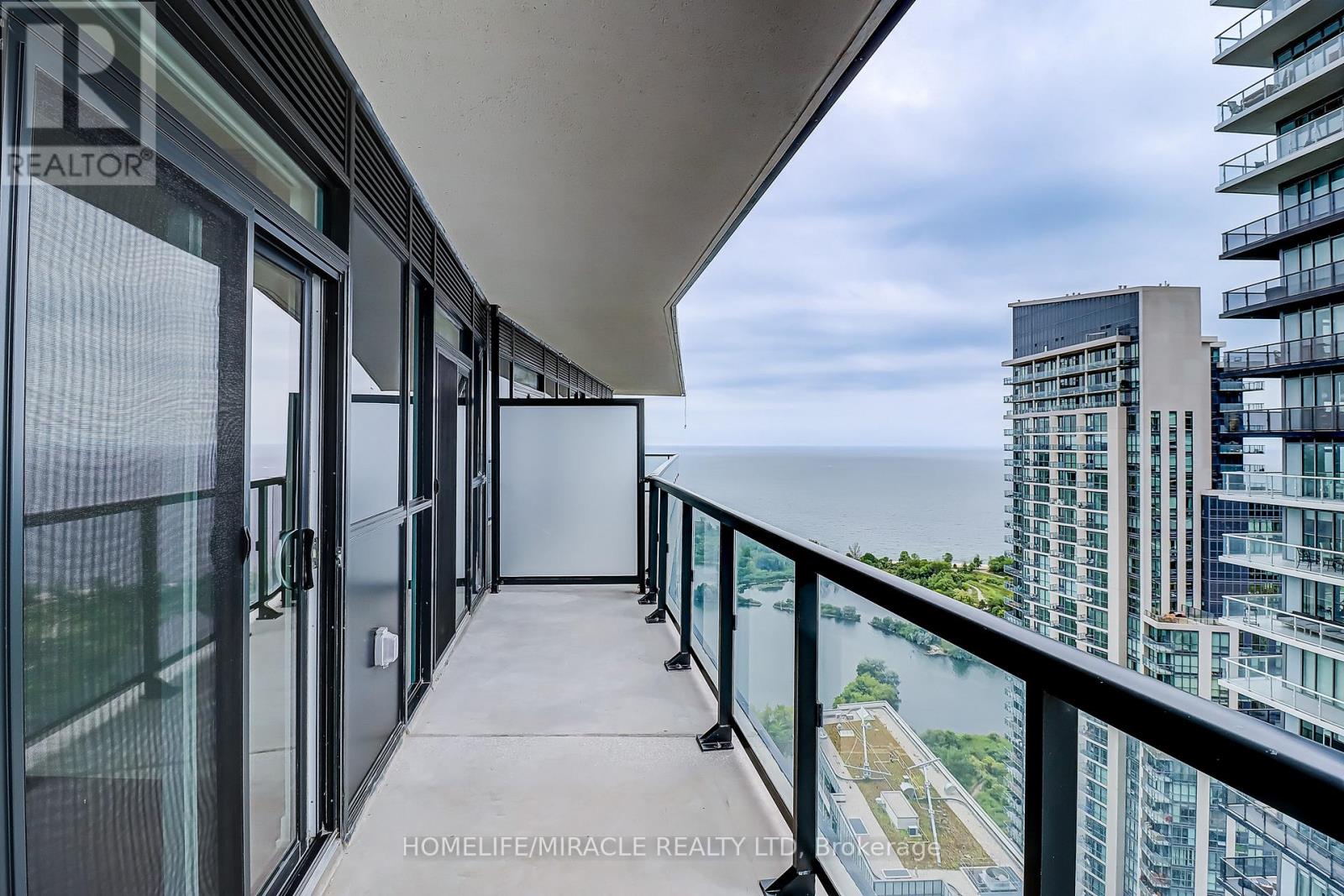 Photo 8 of 3506 38 Annie Craig Drive, Toronto ON