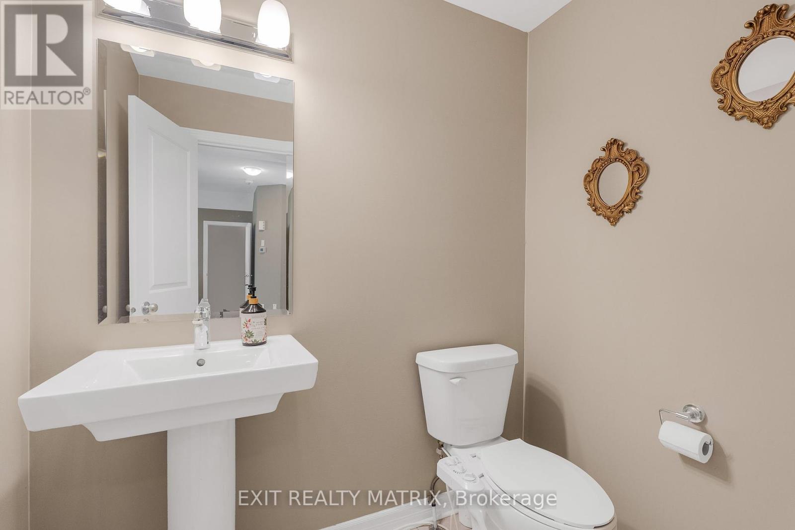 Photo 14 of 682 Decoeur Drive, Ottawa ON