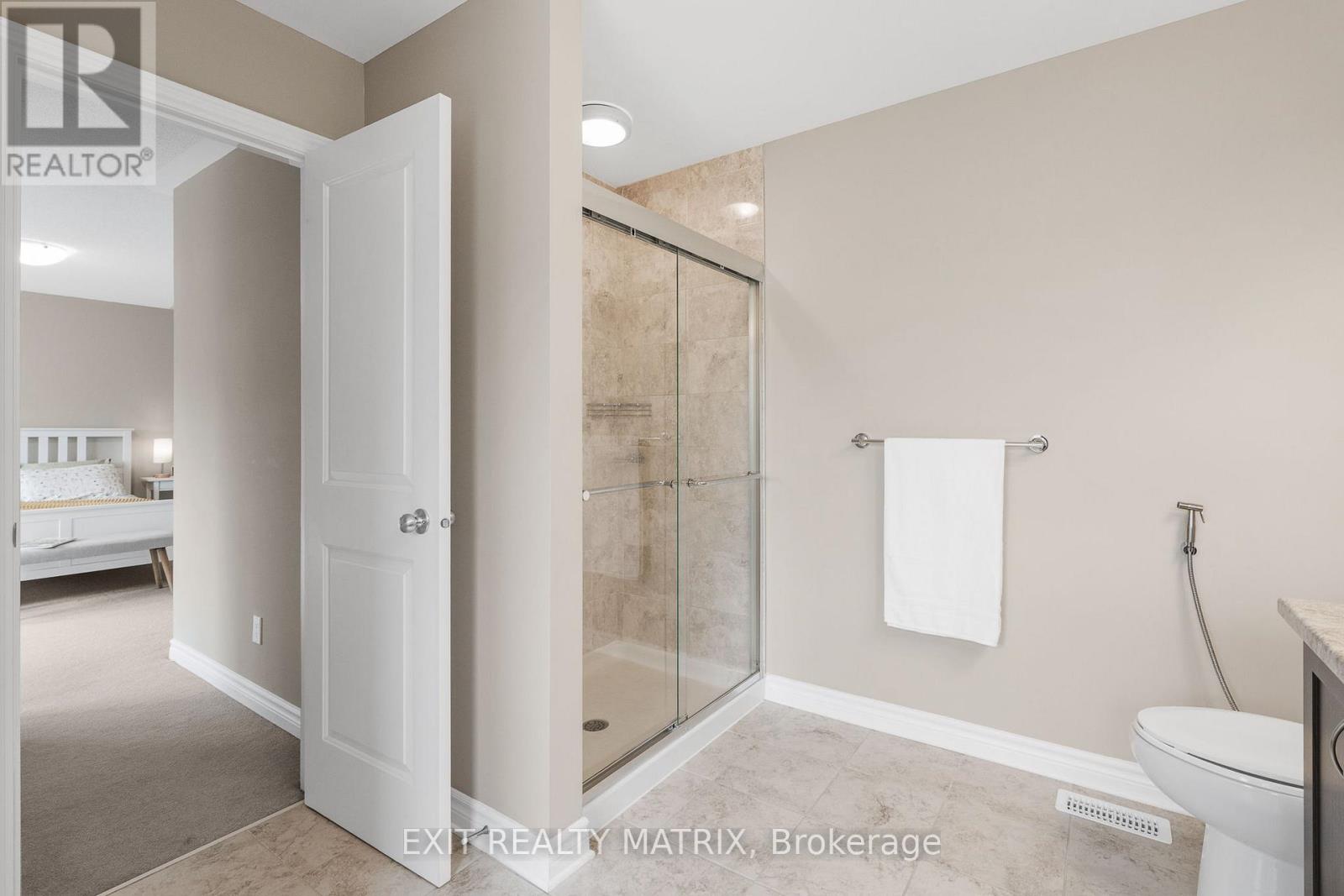 Photo 22 of 682 Decoeur Drive, Ottawa ON