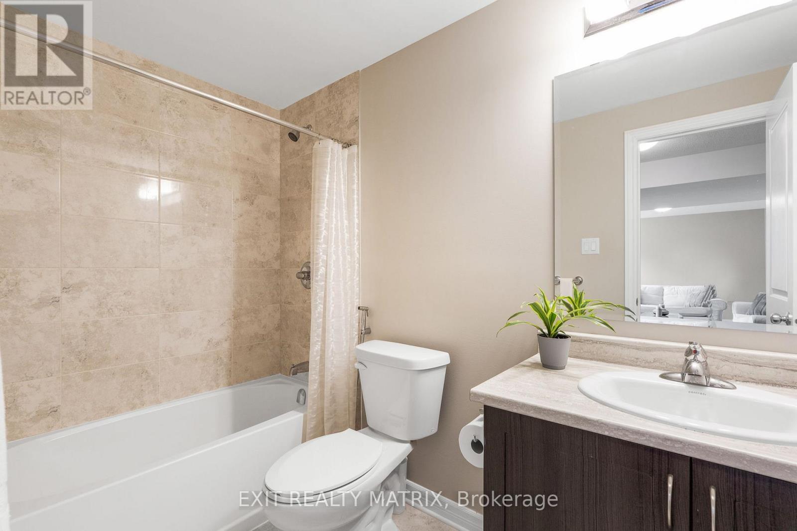 Photo 18 of 682 Decoeur Drive, Ottawa ON