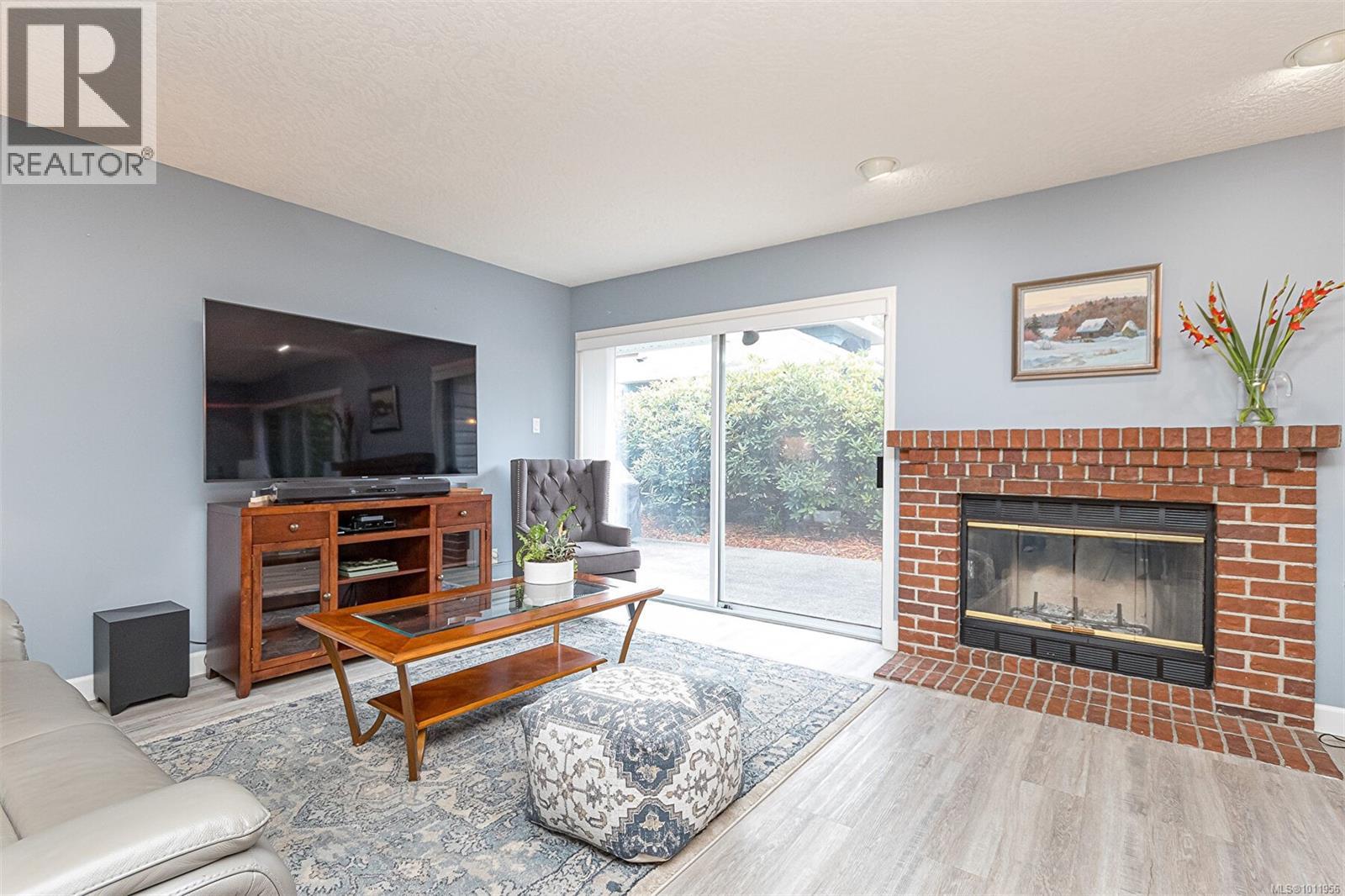 682 Pineridge Dr, Cobble Hill
