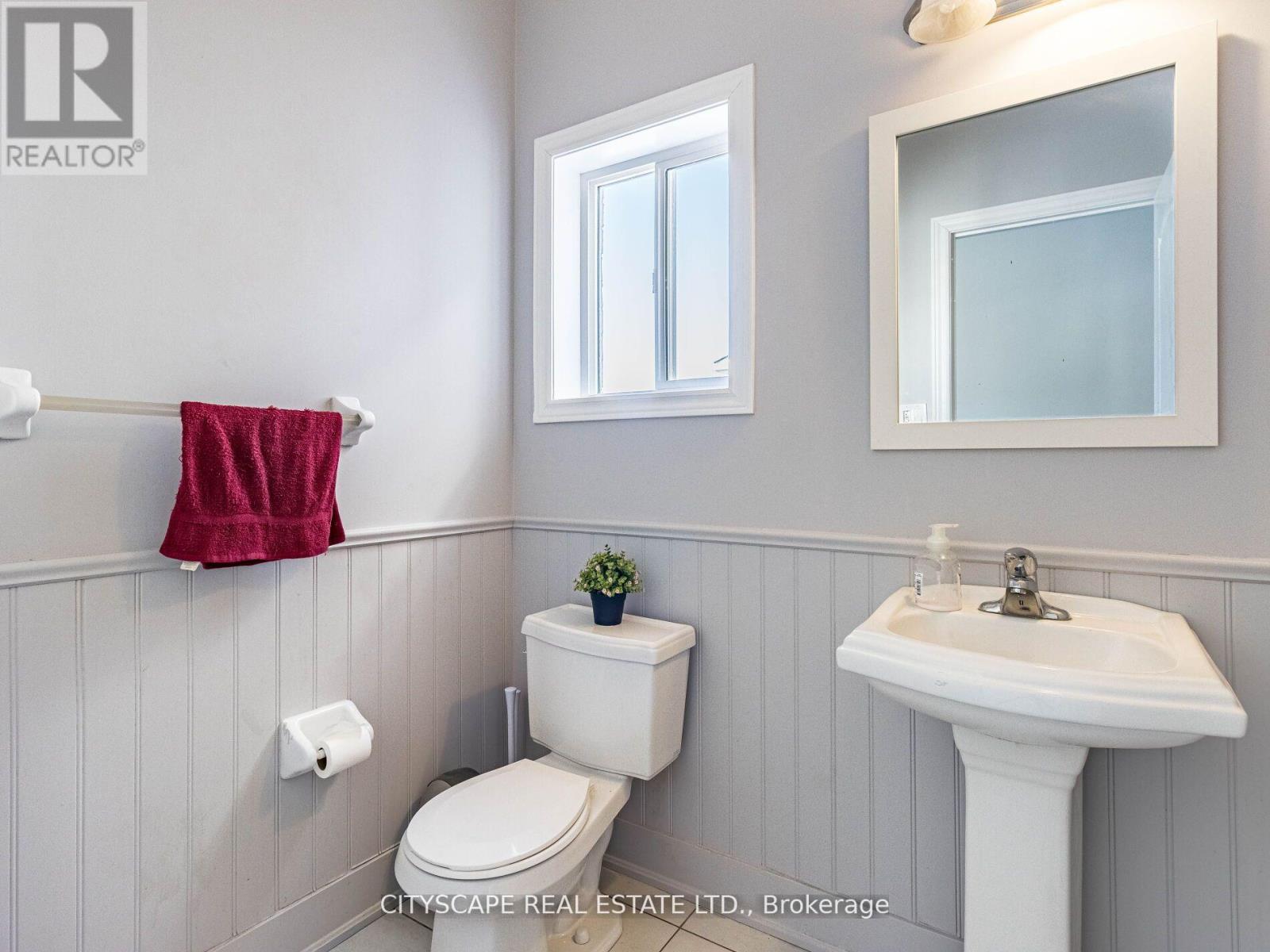 Photo 3 of 222 Irwin Street, Shelburne ON
