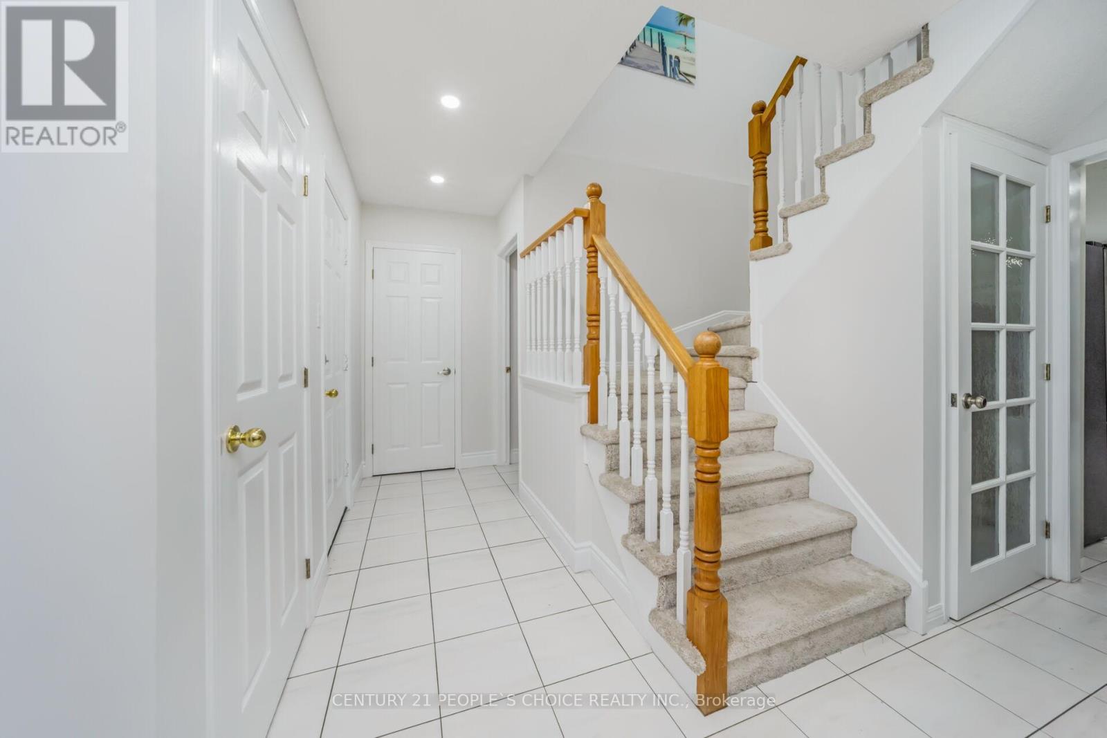 Photo 20 of 10 Hillgarden Drive, Hamilton ON