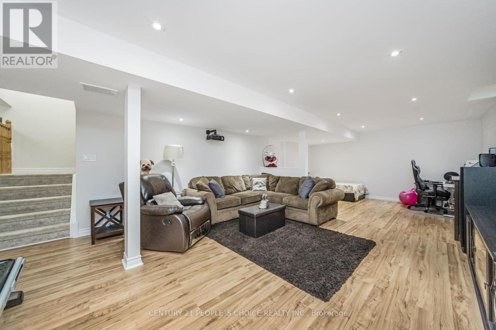 Photo 38 of 10 Hillgarden Drive, Hamilton ON