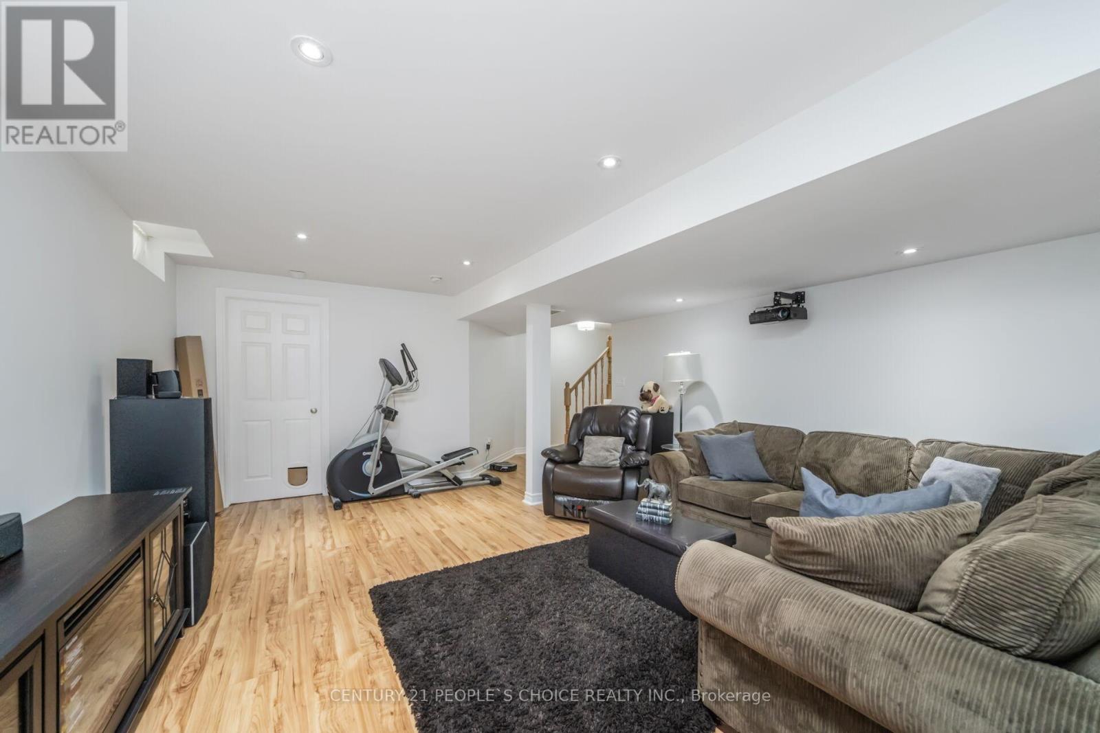 Photo 41 of 10 Hillgarden Drive, Hamilton ON