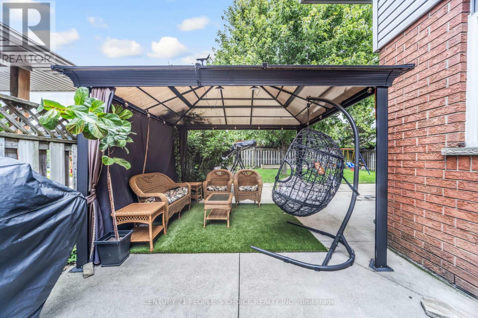 Photo 44 of 10 Hillgarden Drive, Hamilton ON