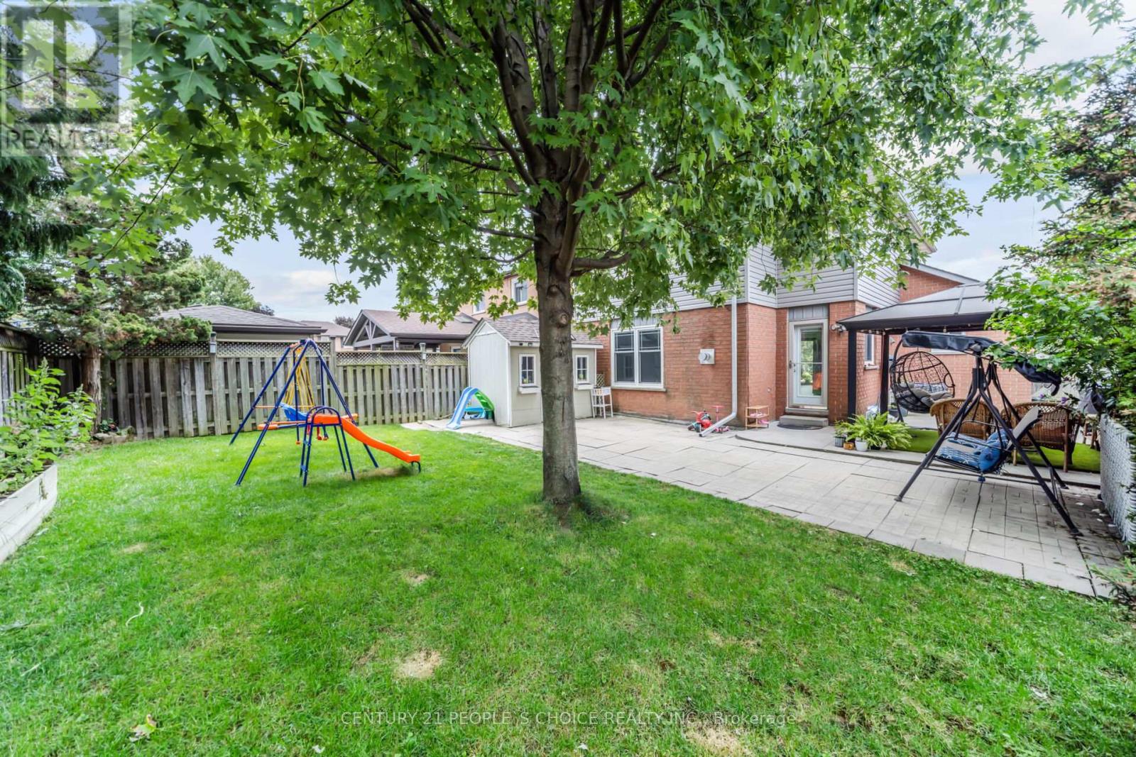 Photo 47 of 10 Hillgarden Drive, Hamilton ON