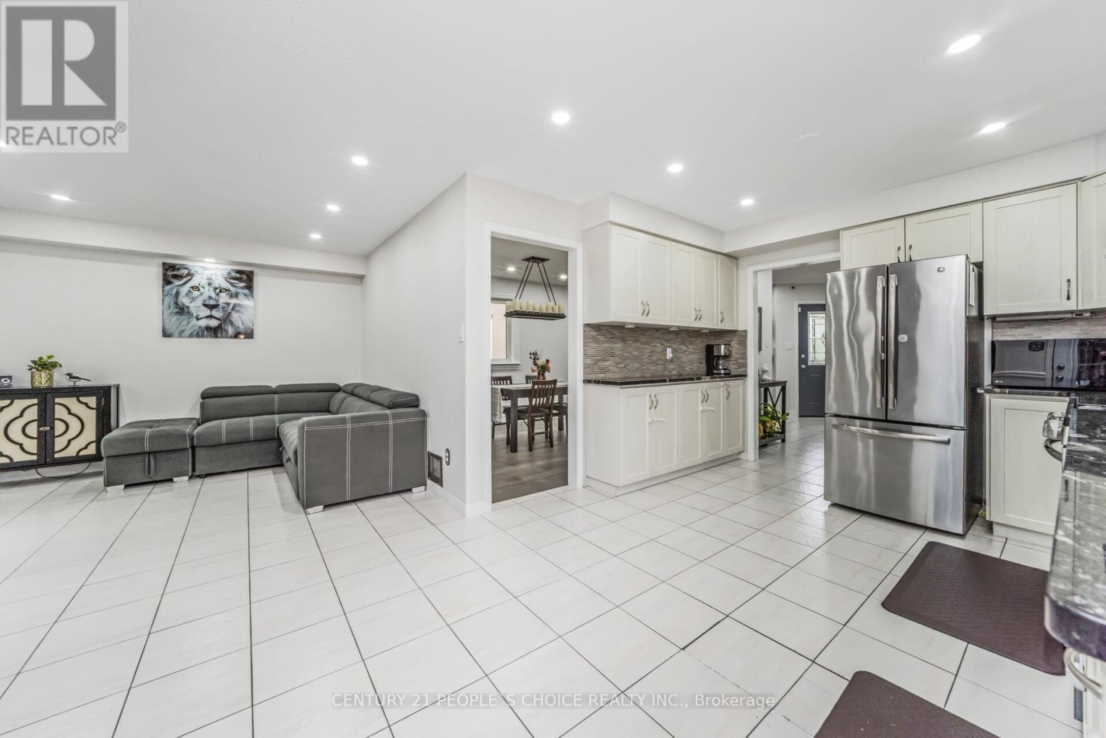 Photo 9 of 10 Hillgarden Drive, Hamilton ON