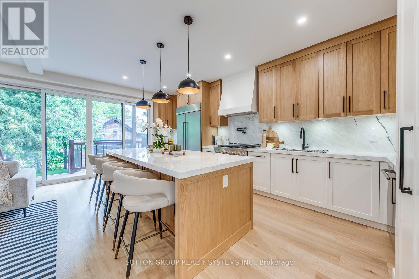 Photo 12 of 21 South Kingsway, Toronto ON