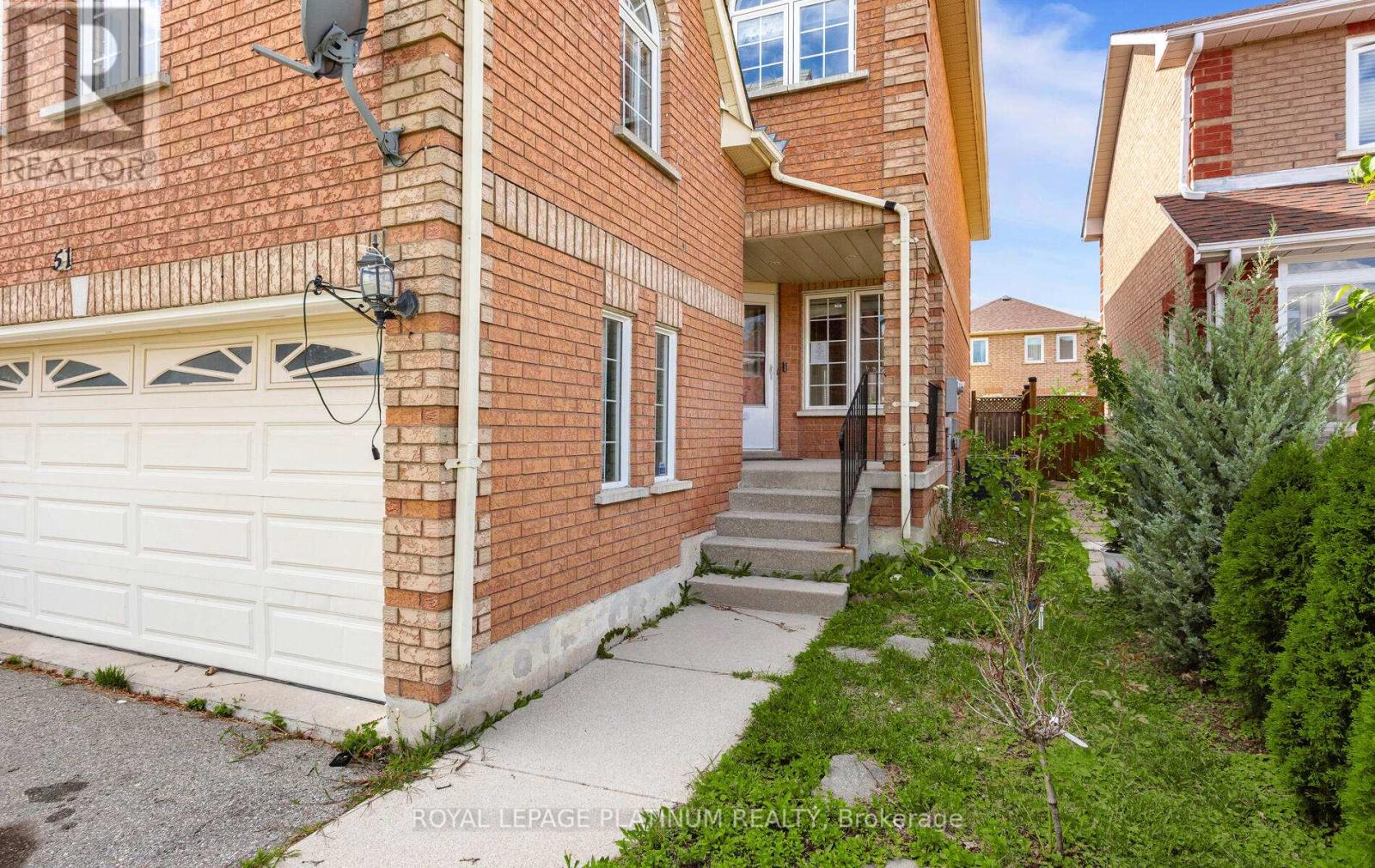Photo 3 of 51 Ripley Crescent, Brampton ON