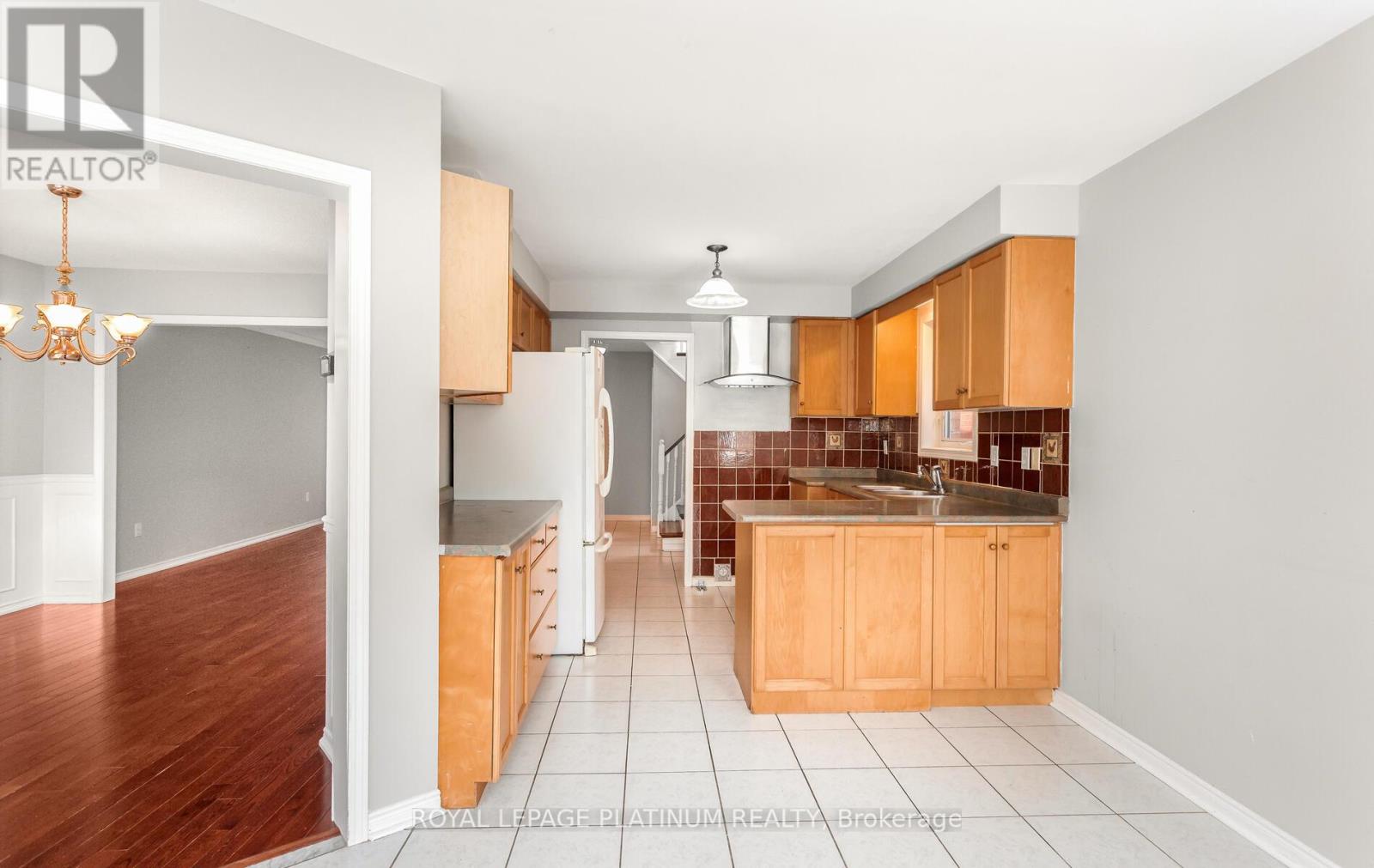 Photo 14 of 51 Ripley Crescent, Brampton ON