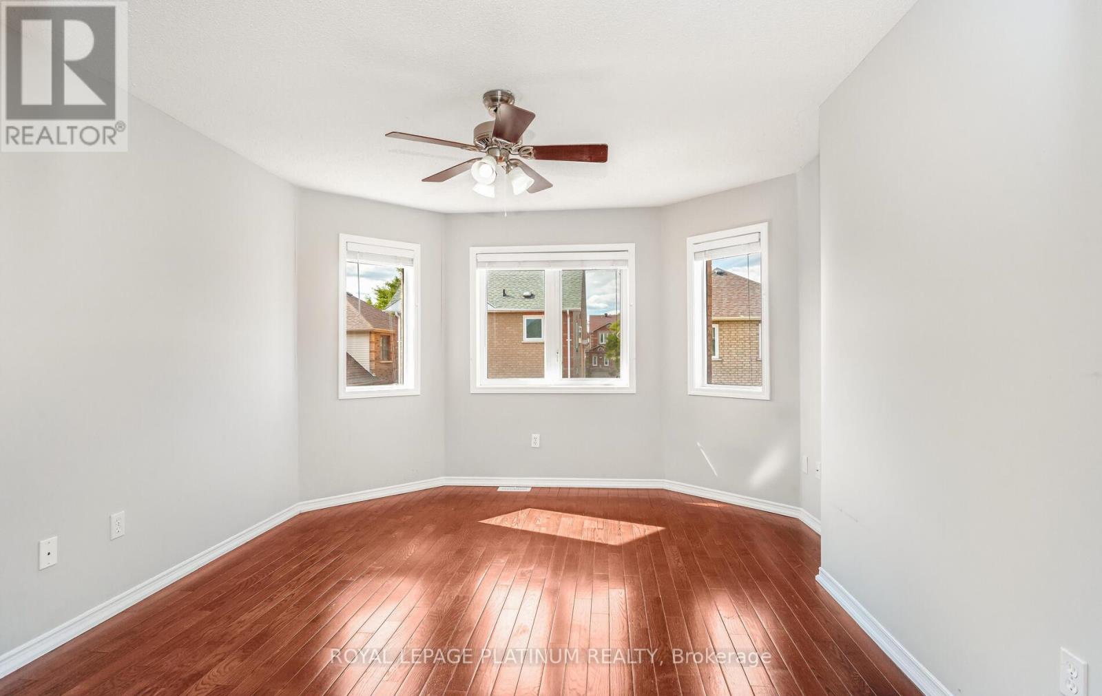 Photo 25 of 51 Ripley Crescent, Brampton ON