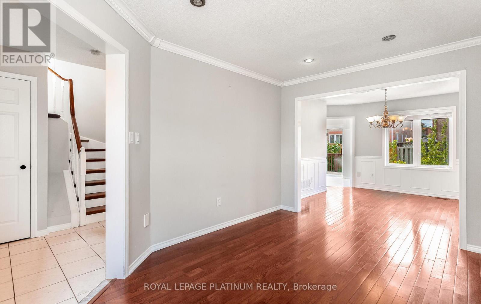 Photo 7 of 51 Ripley Crescent, Brampton ON