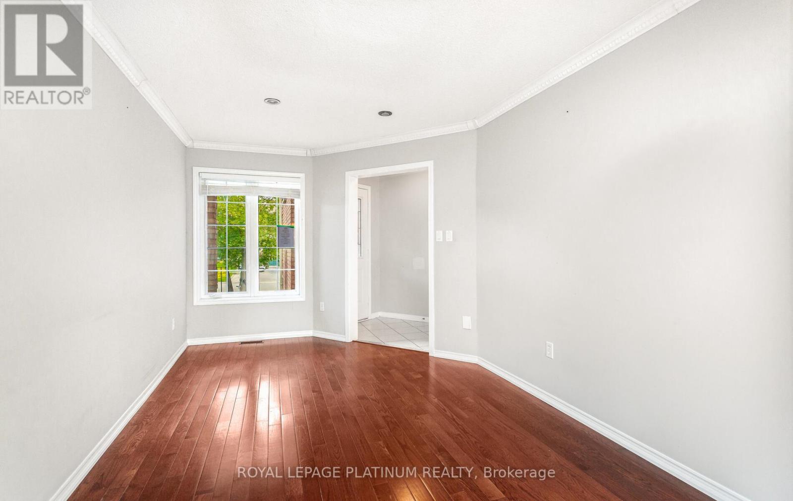 Photo 9 of 51 Ripley Crescent, Brampton ON