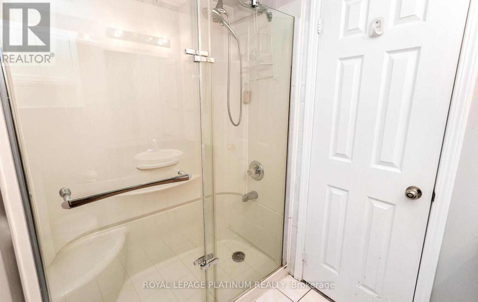 Photo 34 of 51 Ripley Crescent, Brampton ON