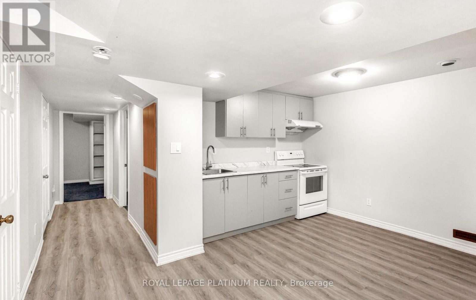 Photo 38 of 51 Ripley Crescent, Brampton ON