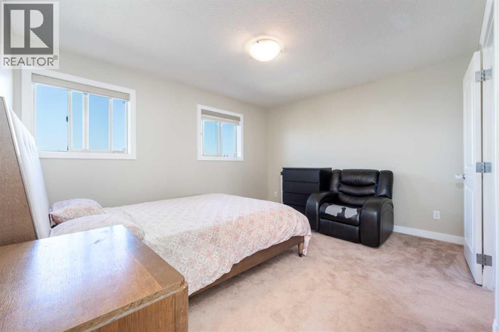 Photo 15 of 220 Bayside Point Sw, Airdrie AB