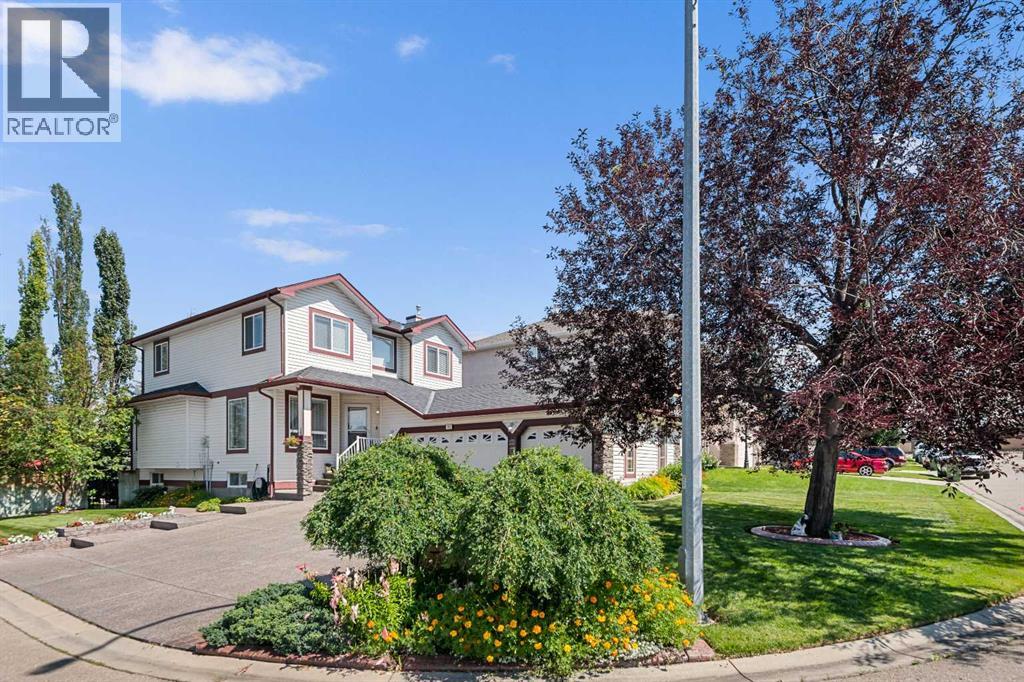 Photo 2 of 195 Cove Crescent, Chestermere AB