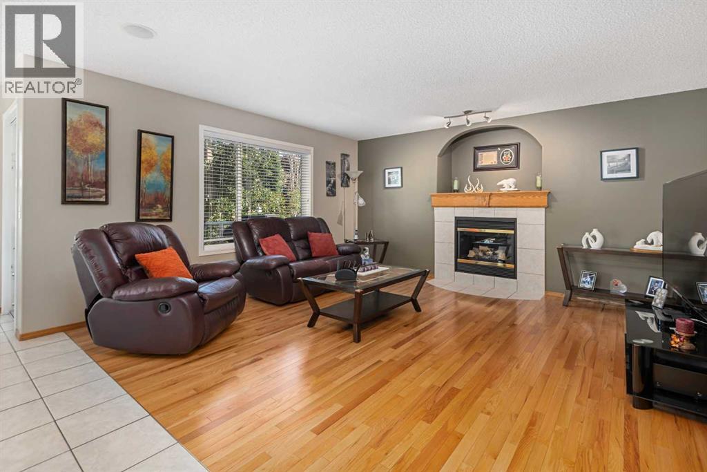 Photo 11 of 195 Cove Crescent, Chestermere AB