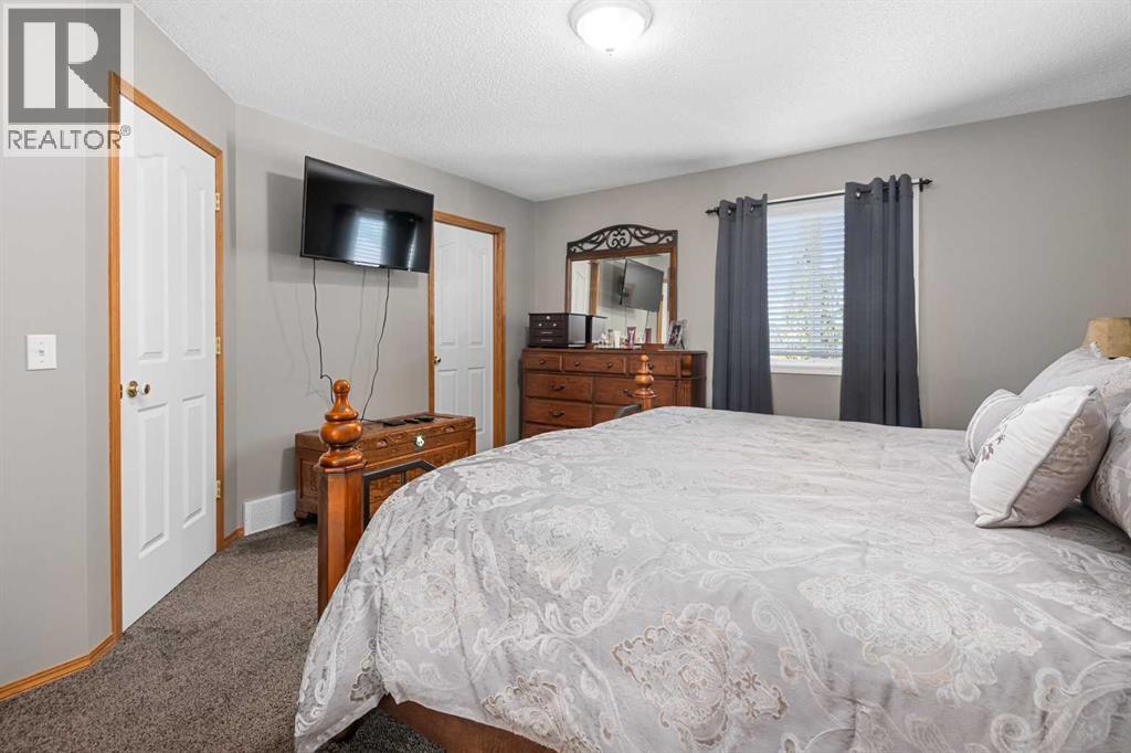 Photo 24 of 195 Cove Crescent, Chestermere AB