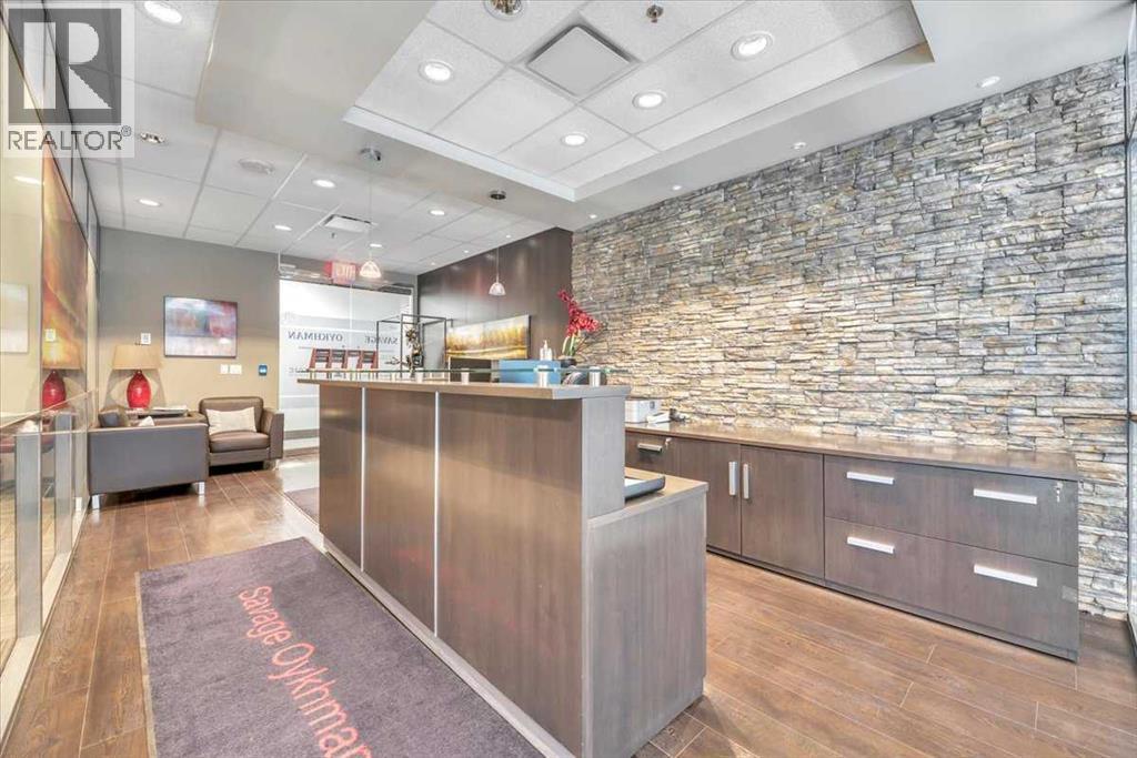 Photo 10 of 810 396 11 Avenue Sw, Calgary AB