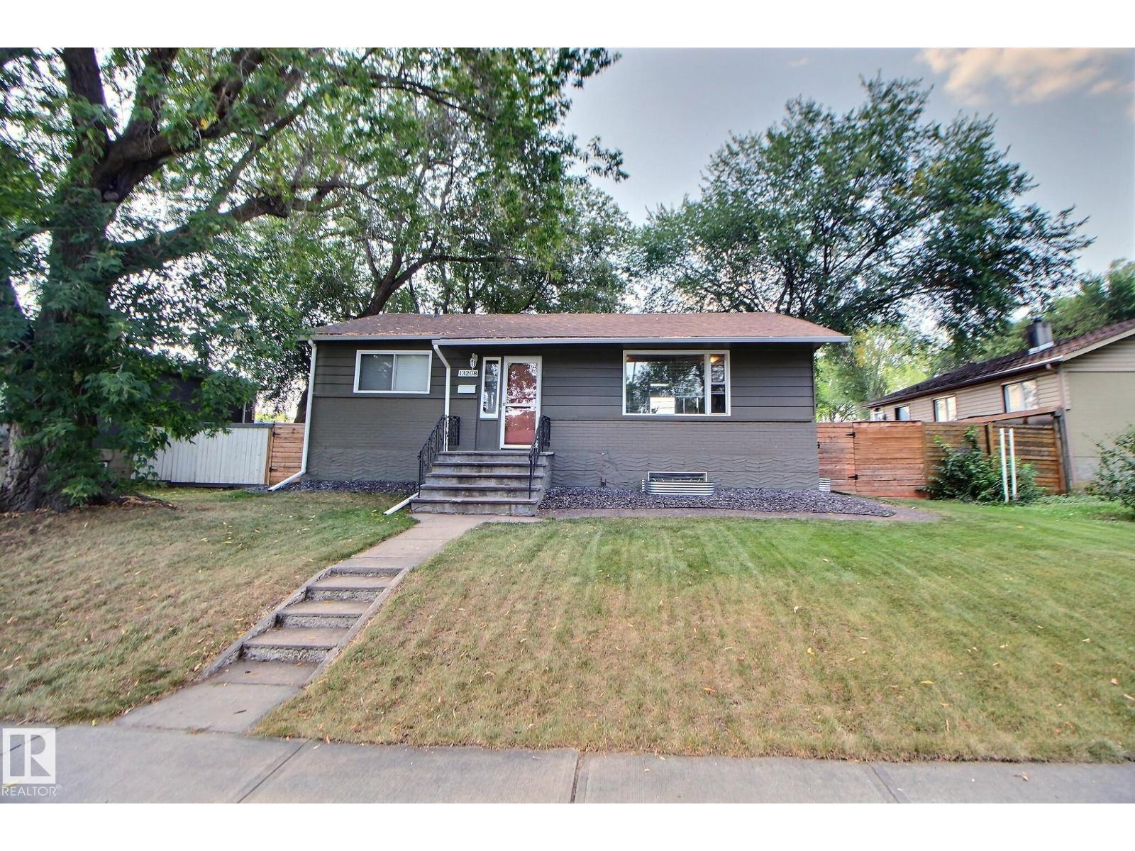Photo 1 of 13208 Sherbrooke Av Nw, Edmonton AB