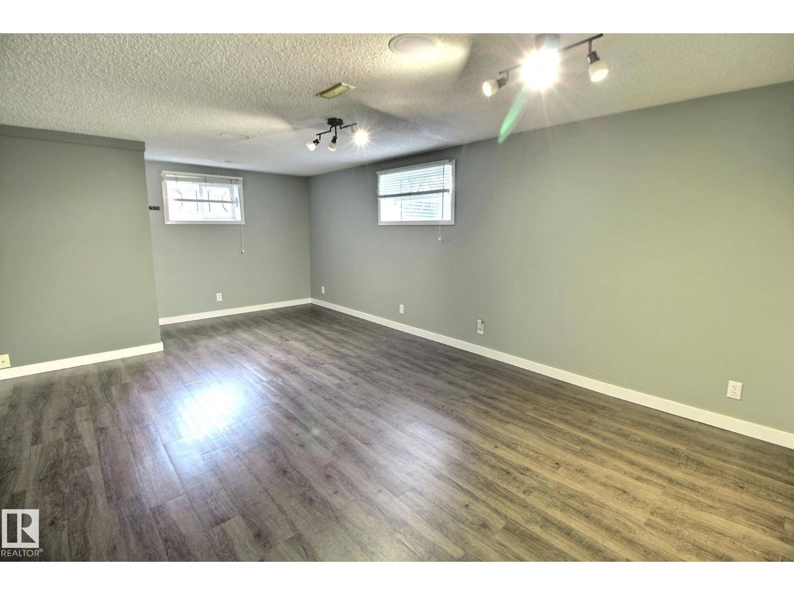 Photo 13 of 13208 Sherbrooke Av Nw, Edmonton AB