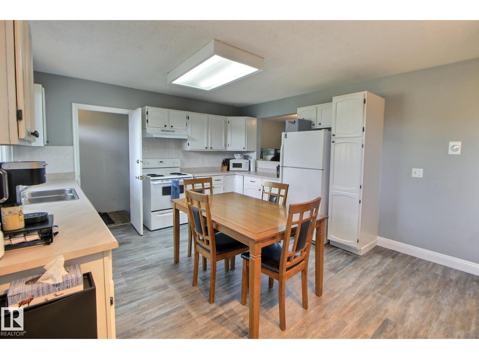 Photo 4 of 13208 Sherbrooke Av Nw, Edmonton AB