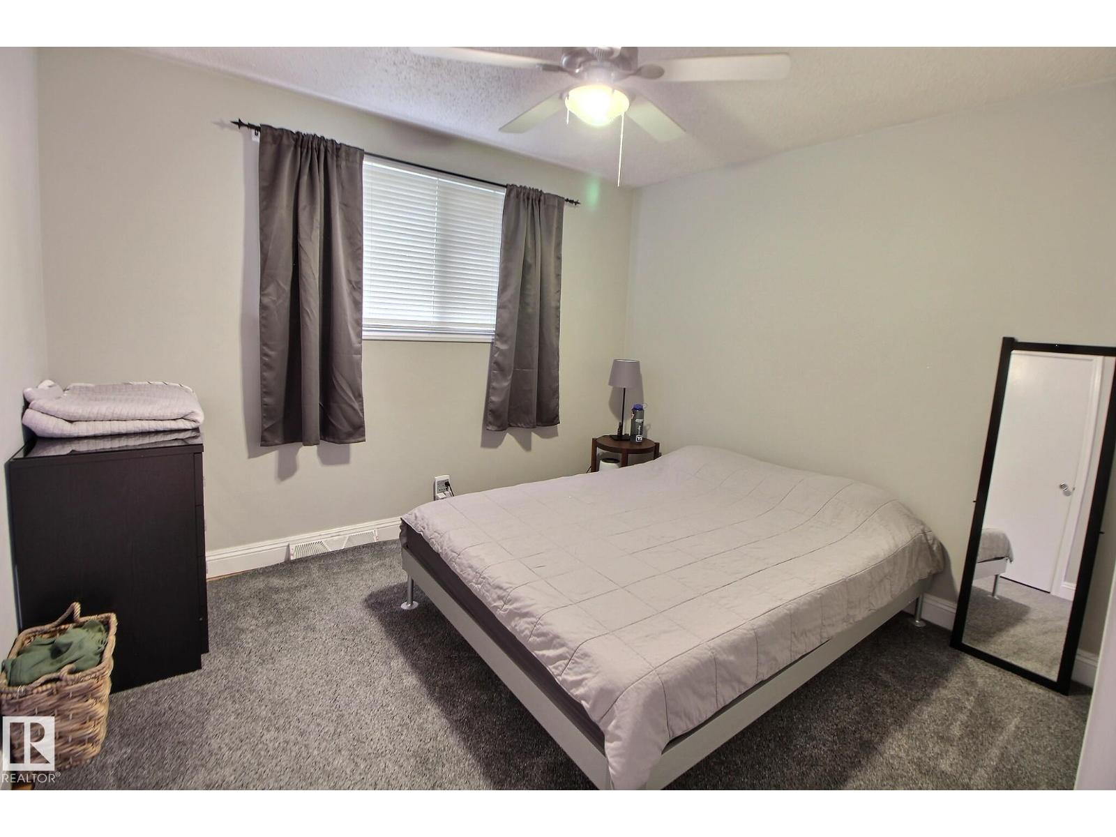 Photo 7 of 13208 Sherbrooke Av Nw, Edmonton AB