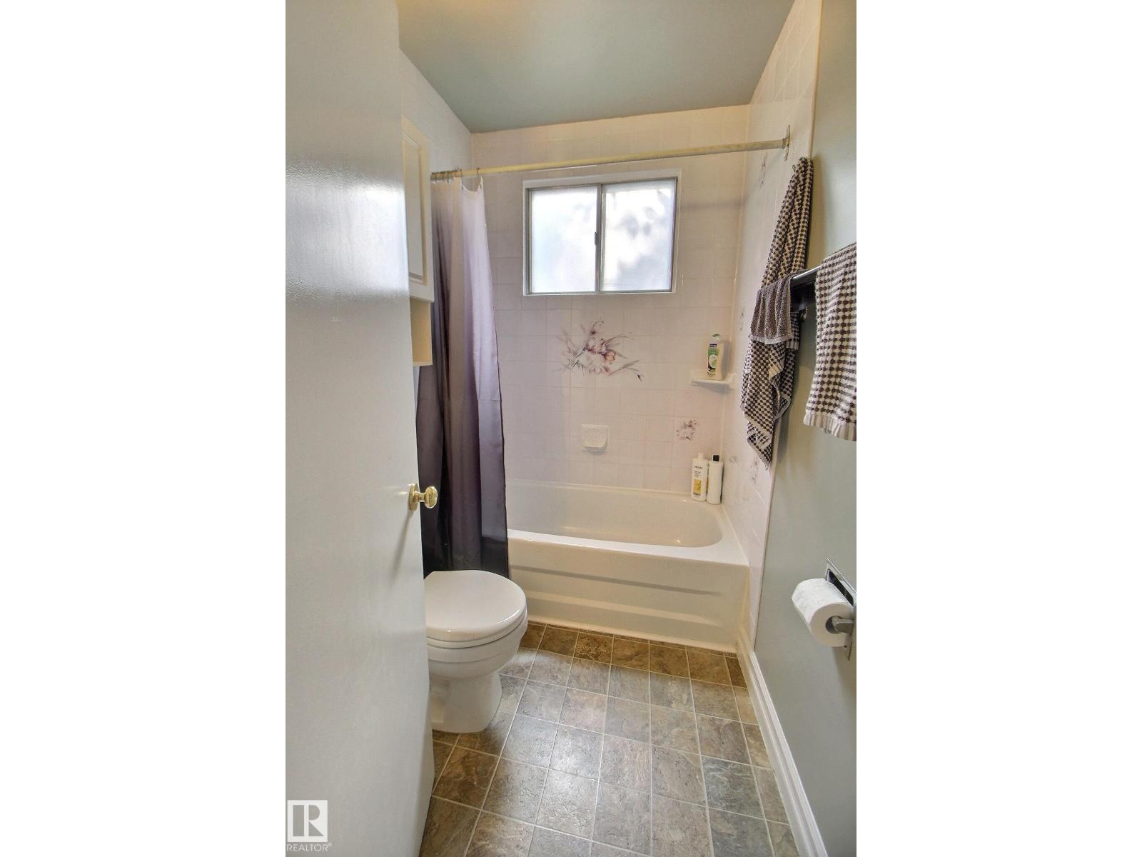 Photo 9 of 13208 Sherbrooke Av Nw, Edmonton AB