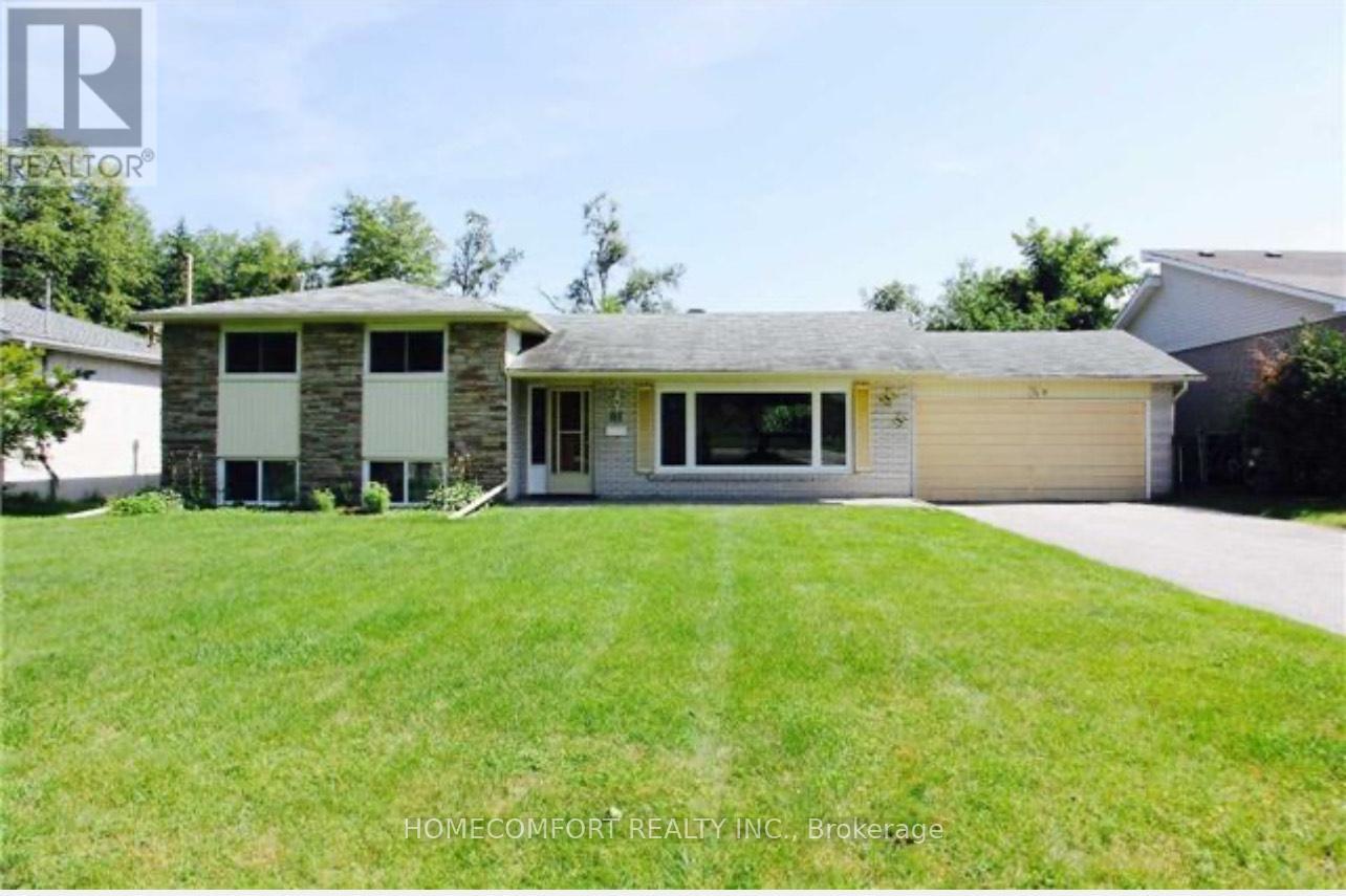 Photo 1 of 81 North Lake Road, Richmond Hill ON
