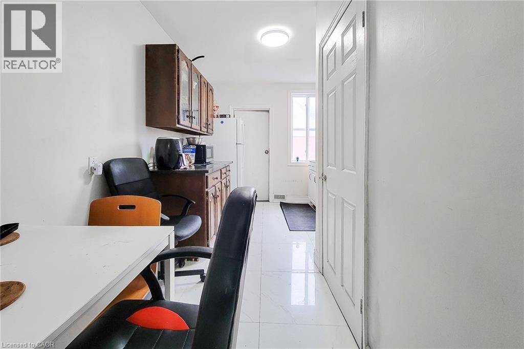 Photo 12 of 63 Paisley Avenue S, Hamilton ON