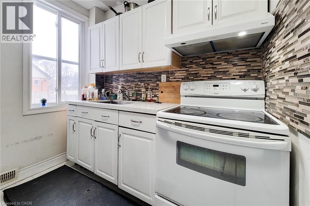Photo 13 of 63 Paisley Avenue S, Hamilton ON