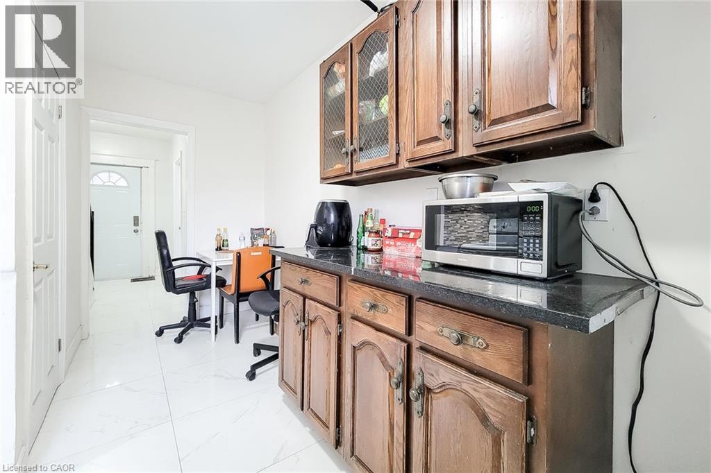 Photo 14 of 63 Paisley Avenue S, Hamilton ON